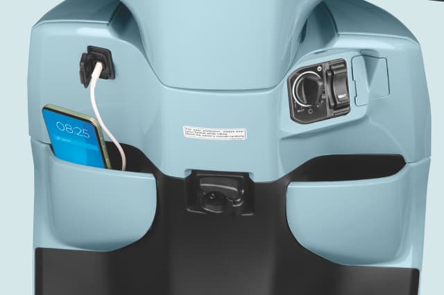 Dual Pockets with 15W USB-C Port